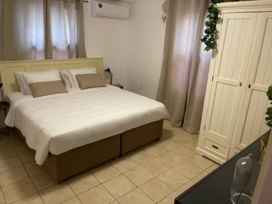 Villa Susanna 3 Bedroom 2 Bathroom House Sleeps 6Plus Willemstad Exteriör bild